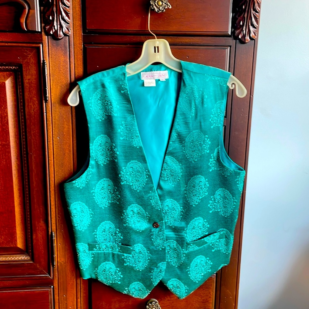 Silk-like vest